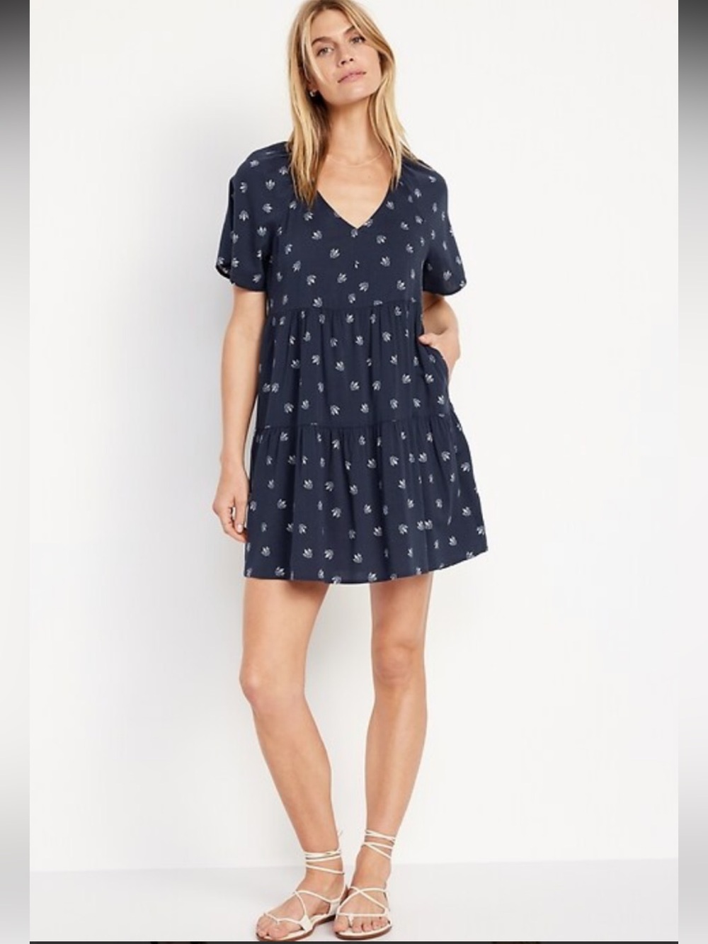 Old Navy Floral V-Neck Tiered Mini Dress in Medium Tall